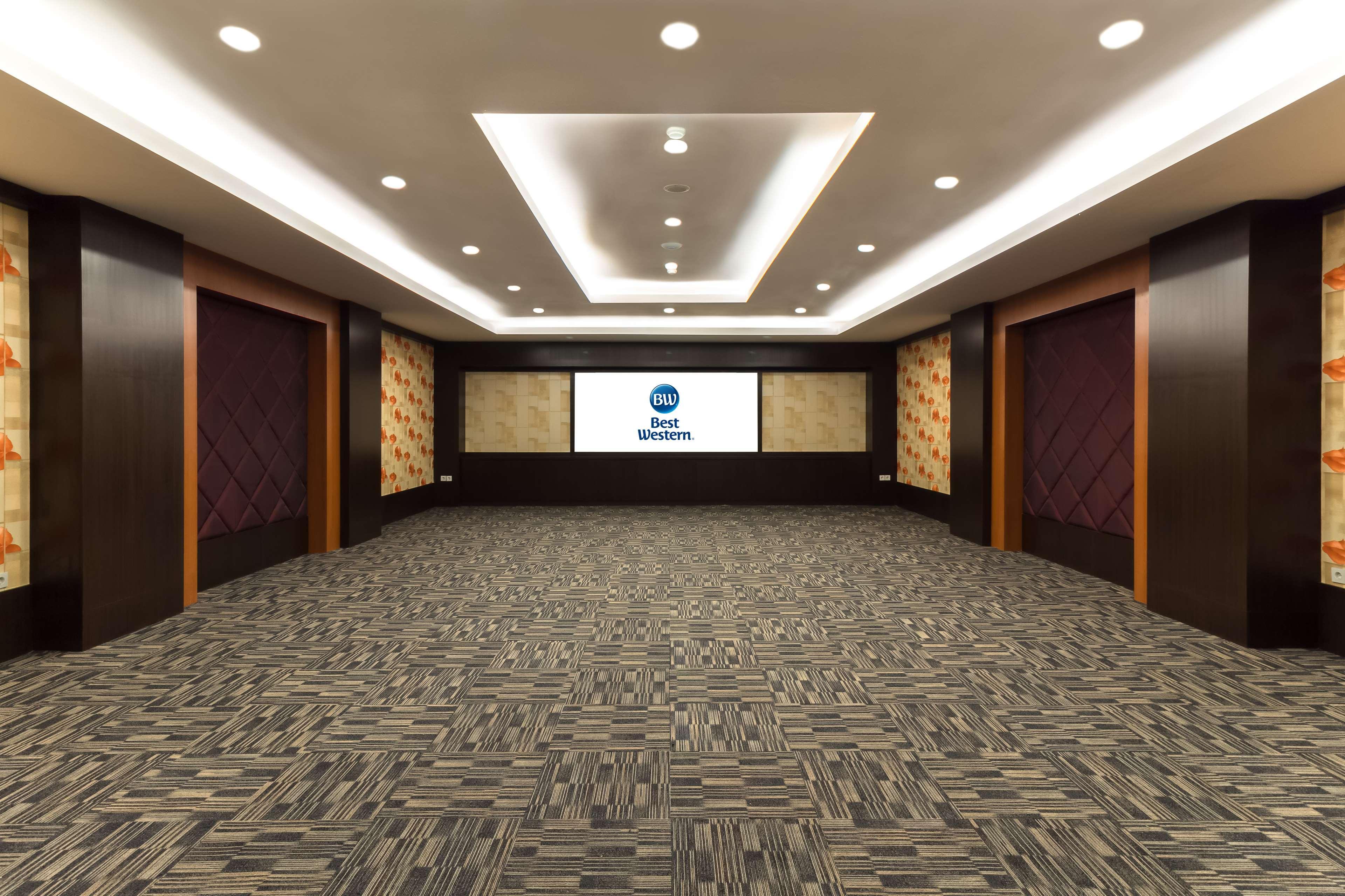 Best Western Plus Taft Inn Buitenkant foto
